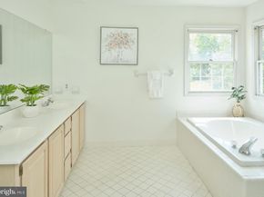15 Riverstone Circle, New Hope PA 18938