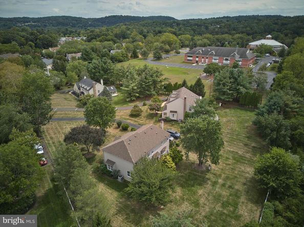 15 Riverstone Circle, New Hope PA 18938