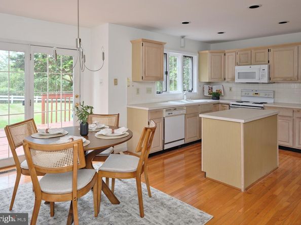 15 Riverstone Circle, New Hope PA 18938