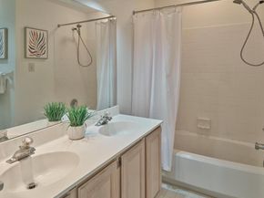 15 Riverstone Circle, New Hope PA 18938