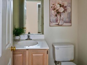 15 Riverstone Circle, New Hope PA 18938