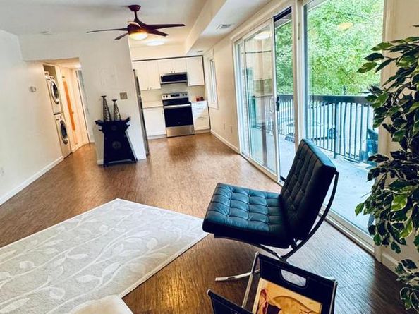 3222 S 28TH Street S 304, Alexandria VA 22302