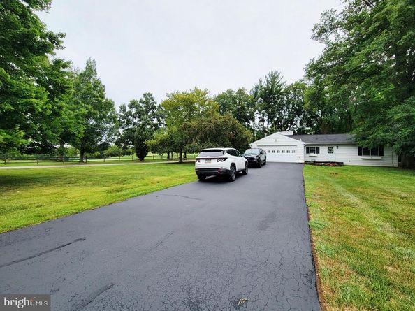 850 Thomas, Lafayette Hill PA 19444