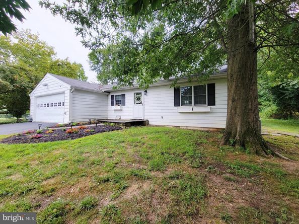 850 Thomas, Lafayette Hill PA 19444