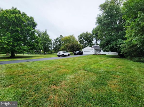 850 Thomas, Lafayette Hill PA 19444