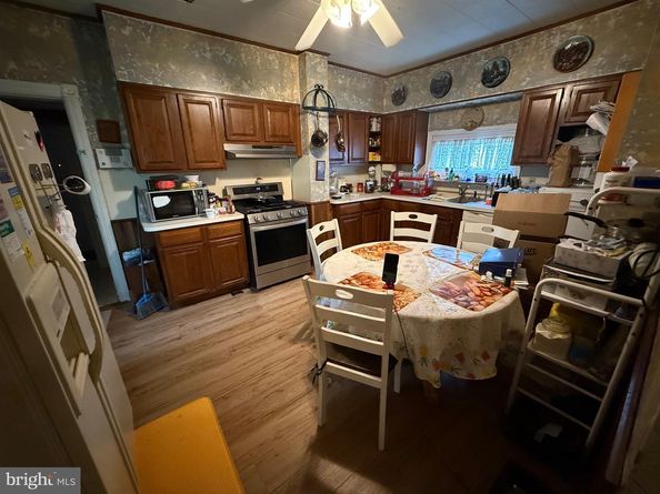 330 Fairview, Crum Lynne PA 19022