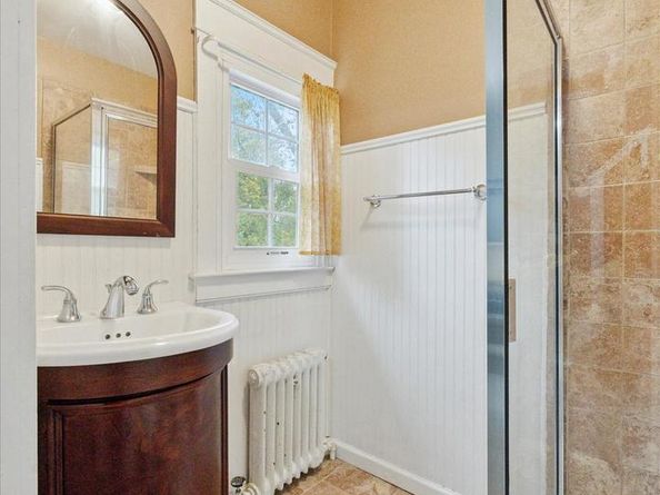 4 W Possum Hollow Road, Rose Valley PA 19086