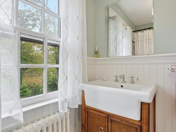 4 W Possum Hollow Road, Rose Valley PA 19086