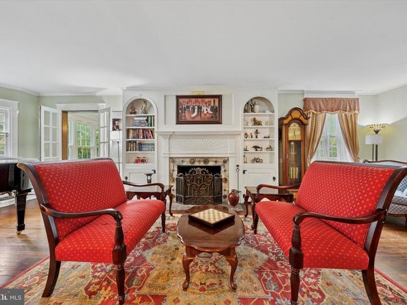 4 W Possum Hollow Road, Rose Valley PA 19086