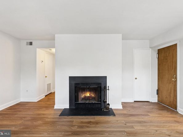 2107 N Scott Street 70, Arlington VA 22209