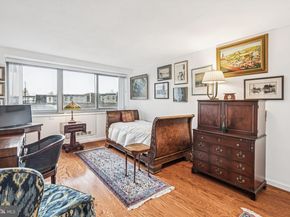 2401 Pennsylvania Avenue 3B21, Philadelphia PA 19130