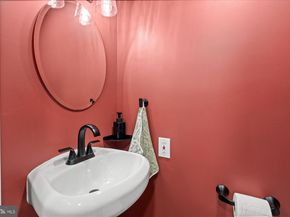 7 E Maple Street, Alexandria VA 22301