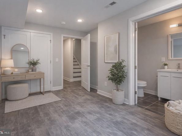 2010 N 8TH Street, Philadelphia PA 19122