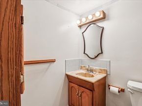 6147 Leesburg Pike 107, Falls Church VA 22041