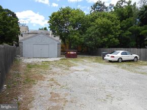 90 W Central Avenue, Paoli PA 19301