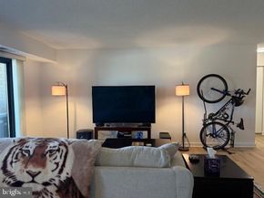 203 Yoakum Parkway 1004, Alexandria VA 22304