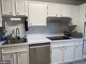 203 Yoakum Parkway 1004, Alexandria VA 22304