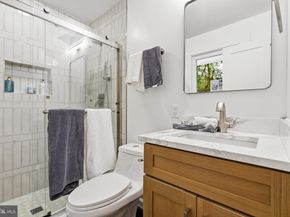 203 Audreys Court SE, Vienna VA 22180