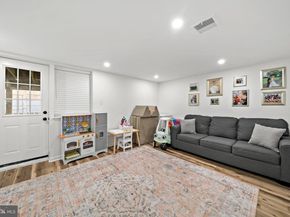 510 Poplar Street, Philadelphia PA 19123