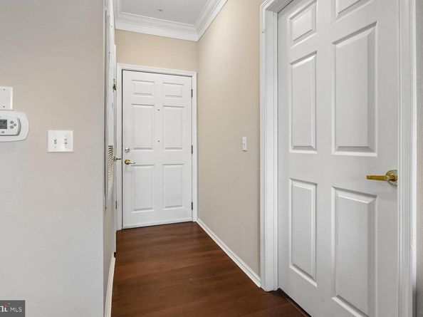 1521 Spring Gate Drive 10211, Mclean VA 22102