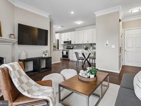 1521 Spring Gate Drive 10211, Mclean VA 22102