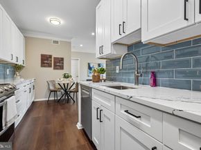1521 Spring Gate Drive 10211, Mclean VA 22102