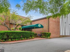 1521 Spring Gate Drive 10211, Mclean VA 22102