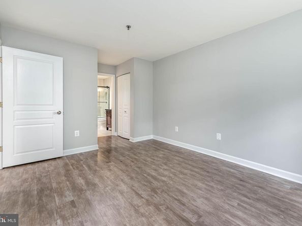 5573 Seminary Road 115, Falls Church VA 22041