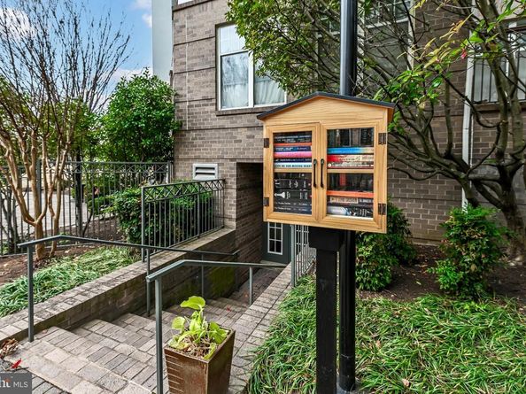 5573 Seminary Road 115, Falls Church VA 22041