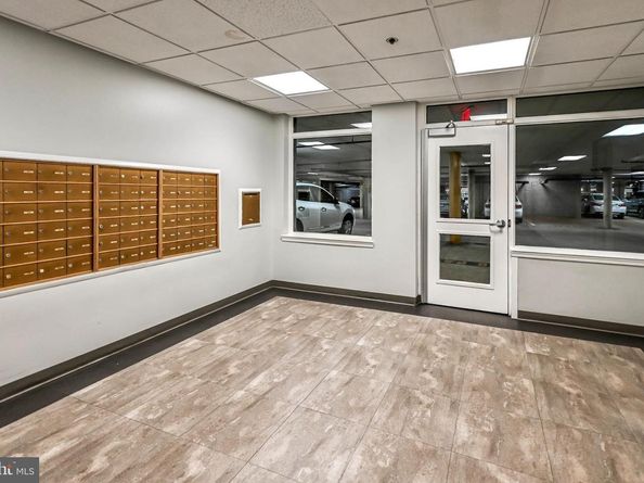 5573 Seminary Road 115, Falls Church VA 22041