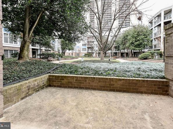 5573 Seminary Road 115, Falls Church VA 22041