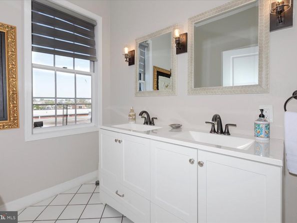 1118 F Street NE, Washington DC 20002