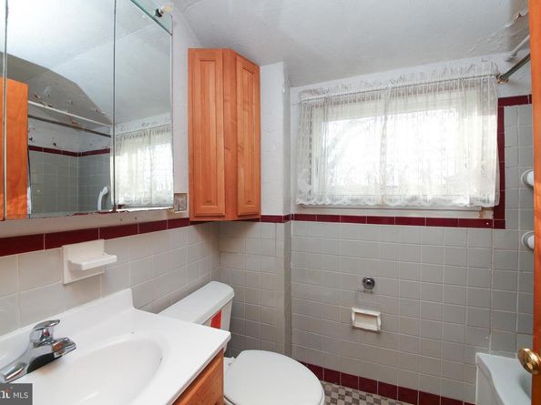 4032 Fairway Road, Lafayette Hill PA 19444