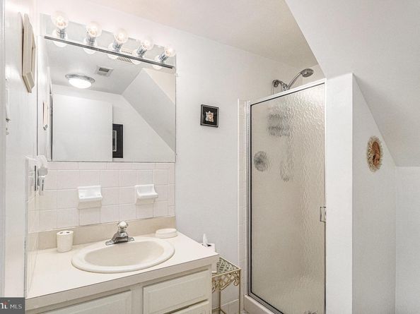 12707 Verda Drive, Philadelphia PA 19154