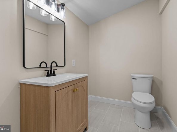 64 Vividleaf Lane, Levittown PA 19054