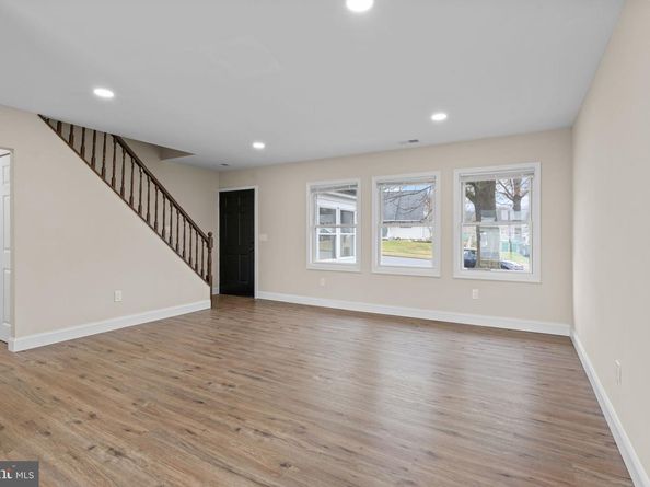 64 Vividleaf Lane, Levittown PA 19054