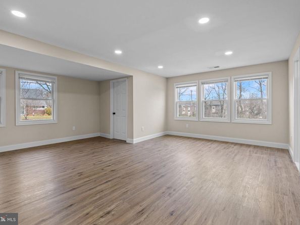 64 Vividleaf Lane, Levittown PA 19054