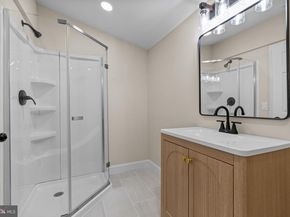 64 Vividleaf Lane, Levittown PA 19054