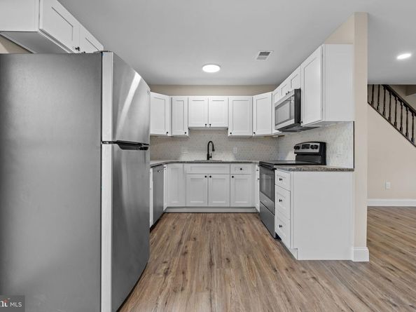 64 Vividleaf Lane, Levittown PA 19054