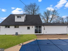 64 Vividleaf Lane, Levittown PA 19054