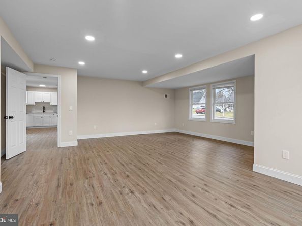 64 Vividleaf Lane, Levittown PA 19054