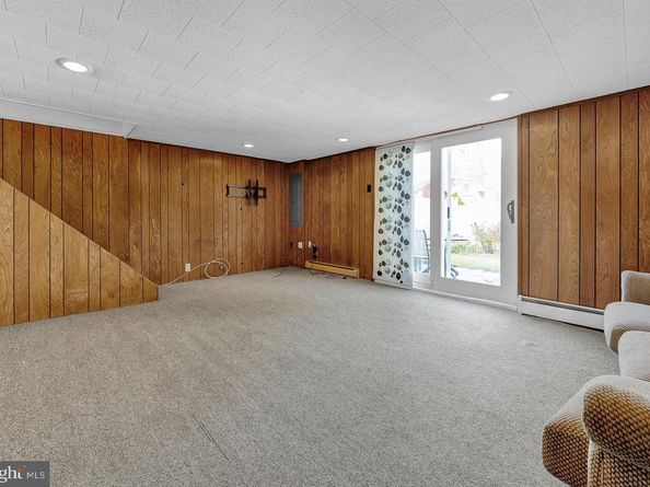 8305 Strahle Place, Philadelphia PA 19111