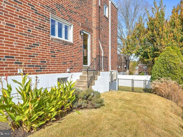 8305 Strahle Place, Philadelphia PA 19111