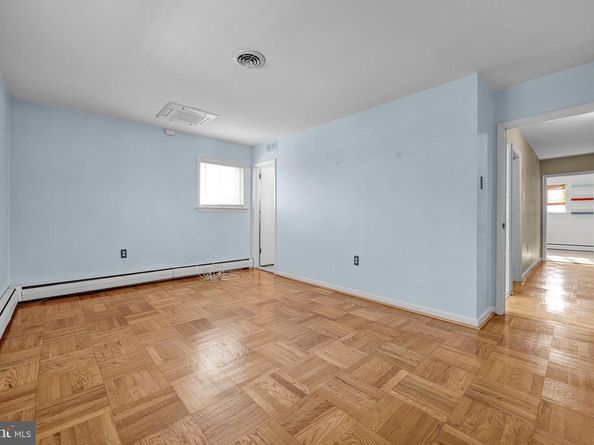 8305 Strahle Place, Philadelphia PA 19111