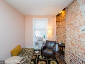 313 S 16TH Street, Philadelphia PA 19102