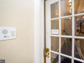 313 S 16TH Street, Philadelphia PA 19102