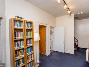 313 S 16TH Street, Philadelphia PA 19102