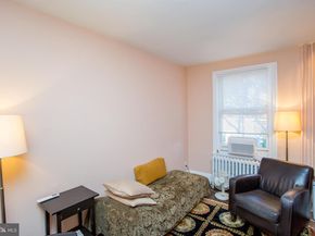 313 S 16TH Street, Philadelphia PA 19102