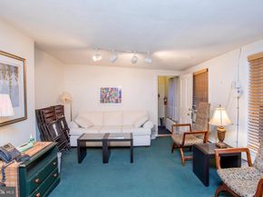 313 S 16TH Street, Philadelphia PA 19102