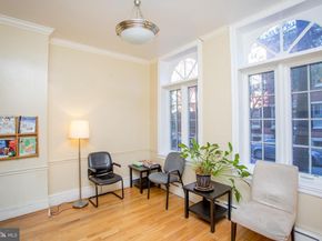 313 S 16TH Street, Philadelphia PA 19102